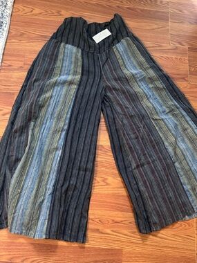 Kathmandu Black and White Striped Fabric Top